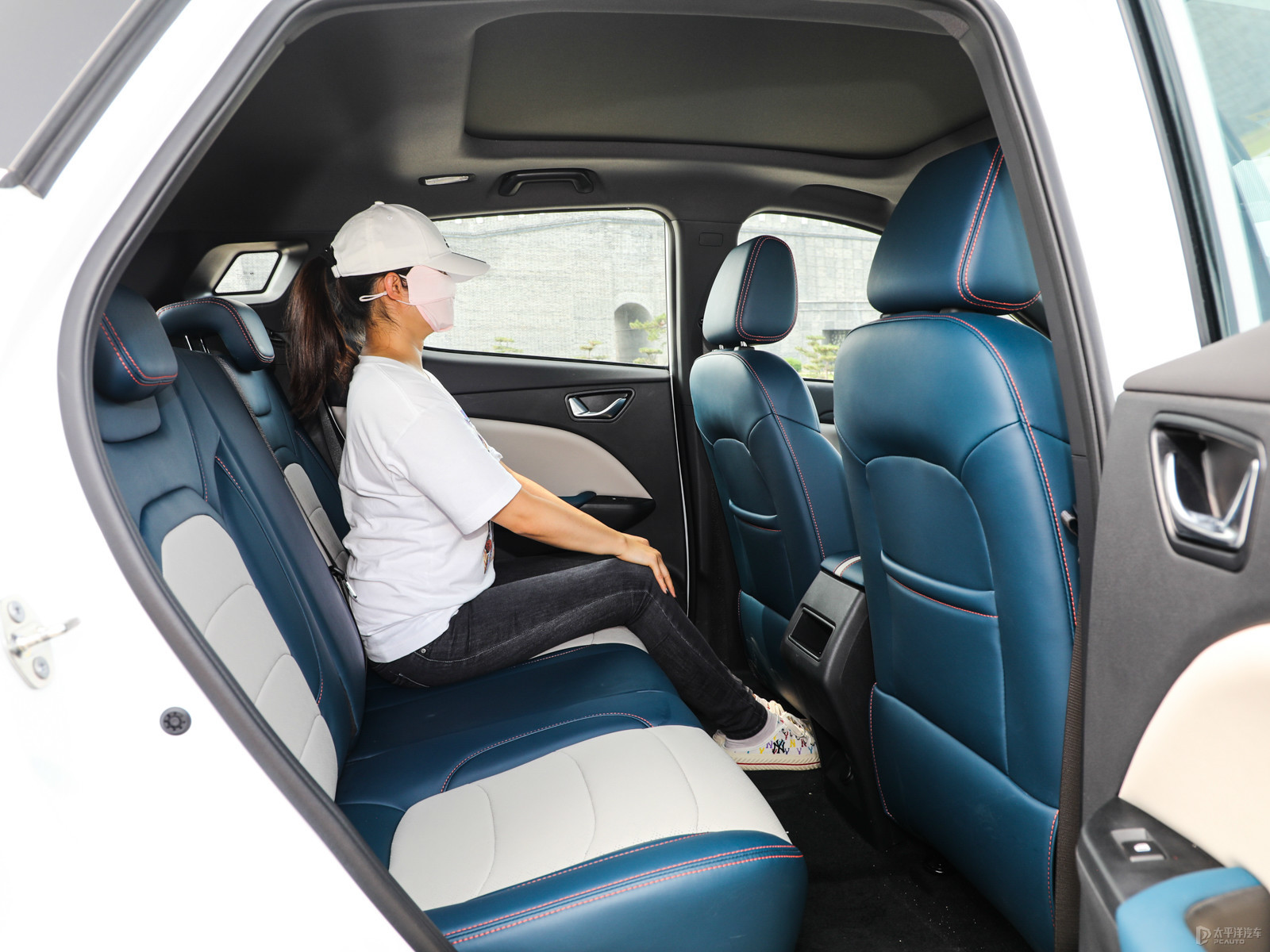 汽车增光器安装指南：轻松提升行车安全与舒适度